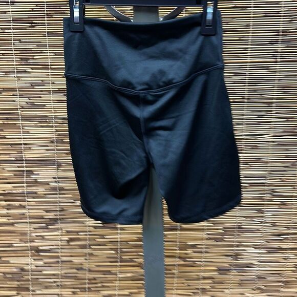 Jenni on Repeat Crossband Bike Shorts, Created for Macy's - Deep Black Size L - Picture 2 of 3